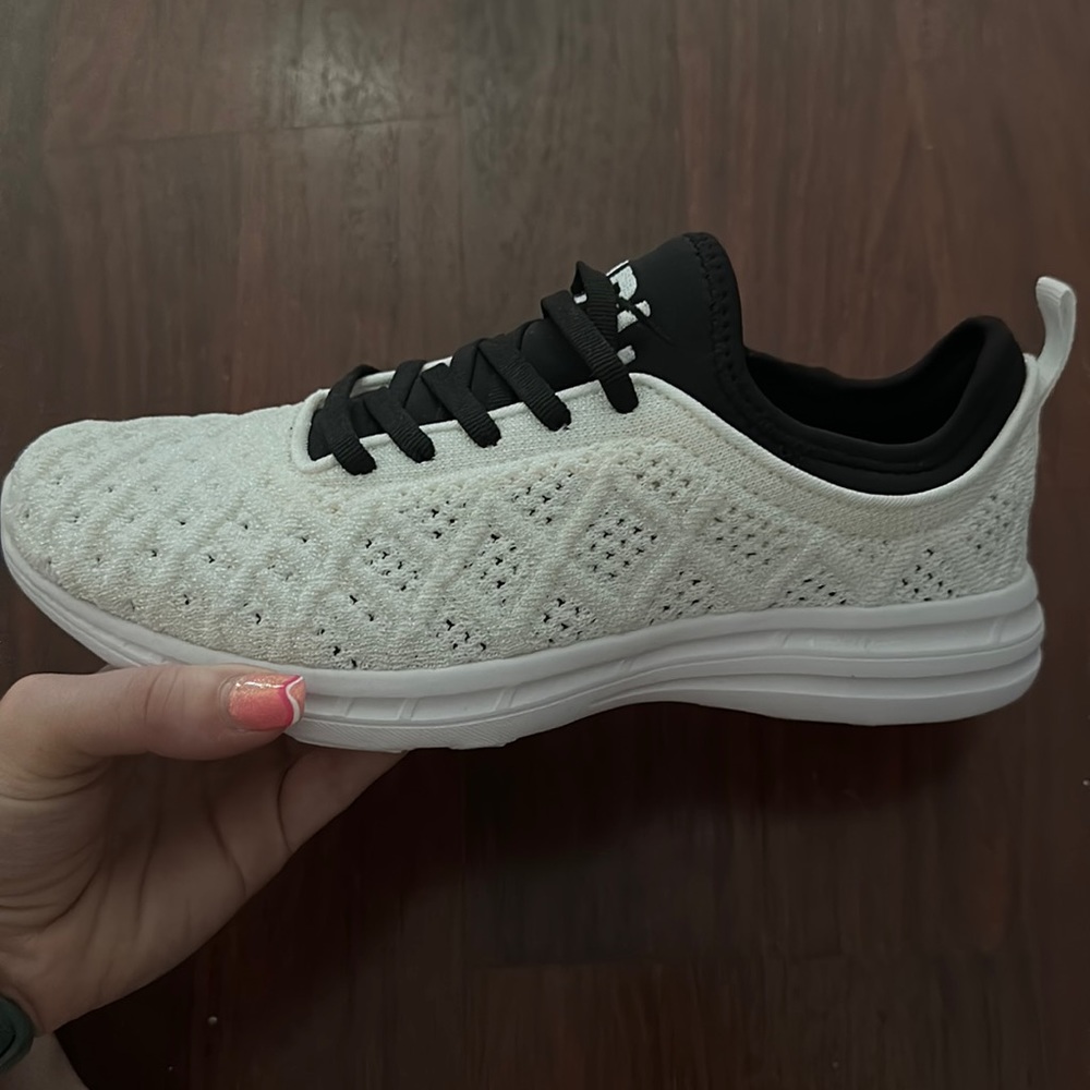 APL white and black sparkle